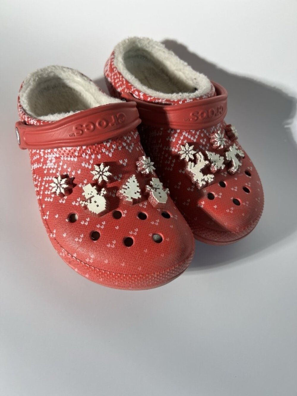 Women's Size 7 Crocs Lined Holiday Charm Clog Red/White w/Jibbitz Ugly Sweater